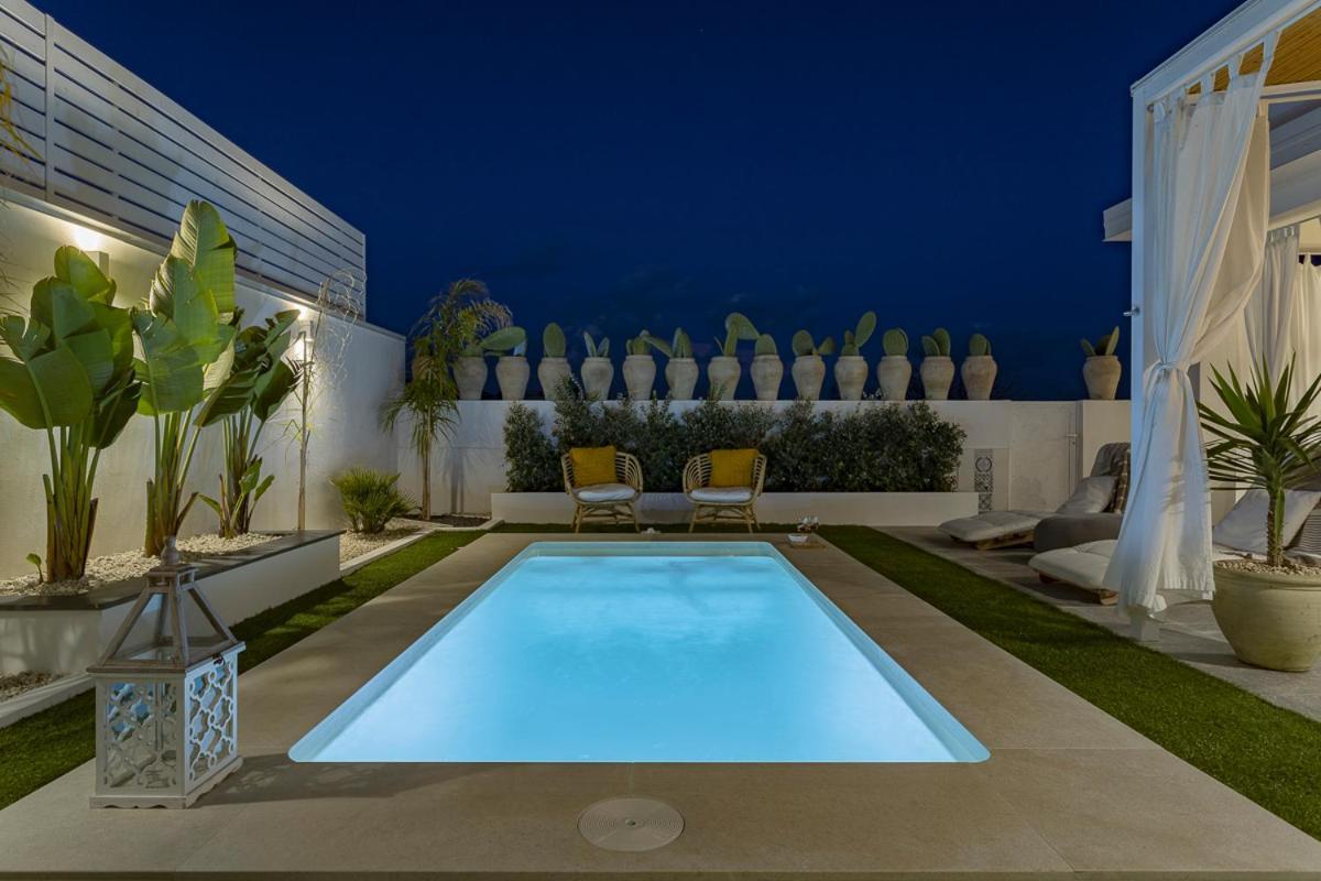 Casa Un Tocco Di Blu Con Piscina Privata Holiday home Santa Maria Del Focallo